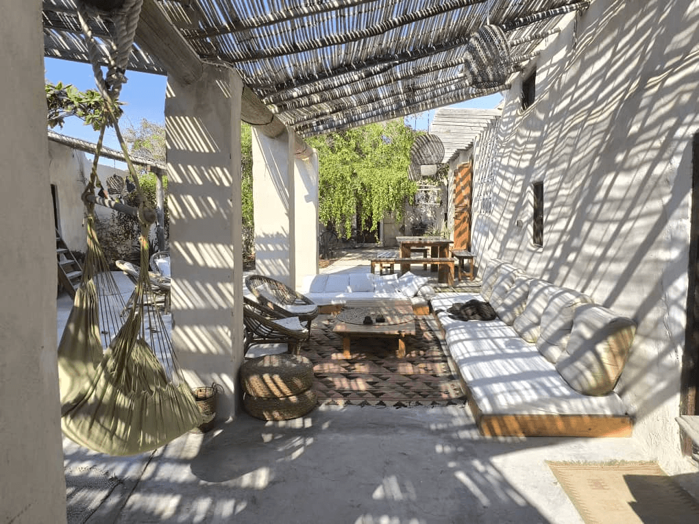 بومگردی ساحلی در روستا قیل هنگام - اتاق جیجو محوطه