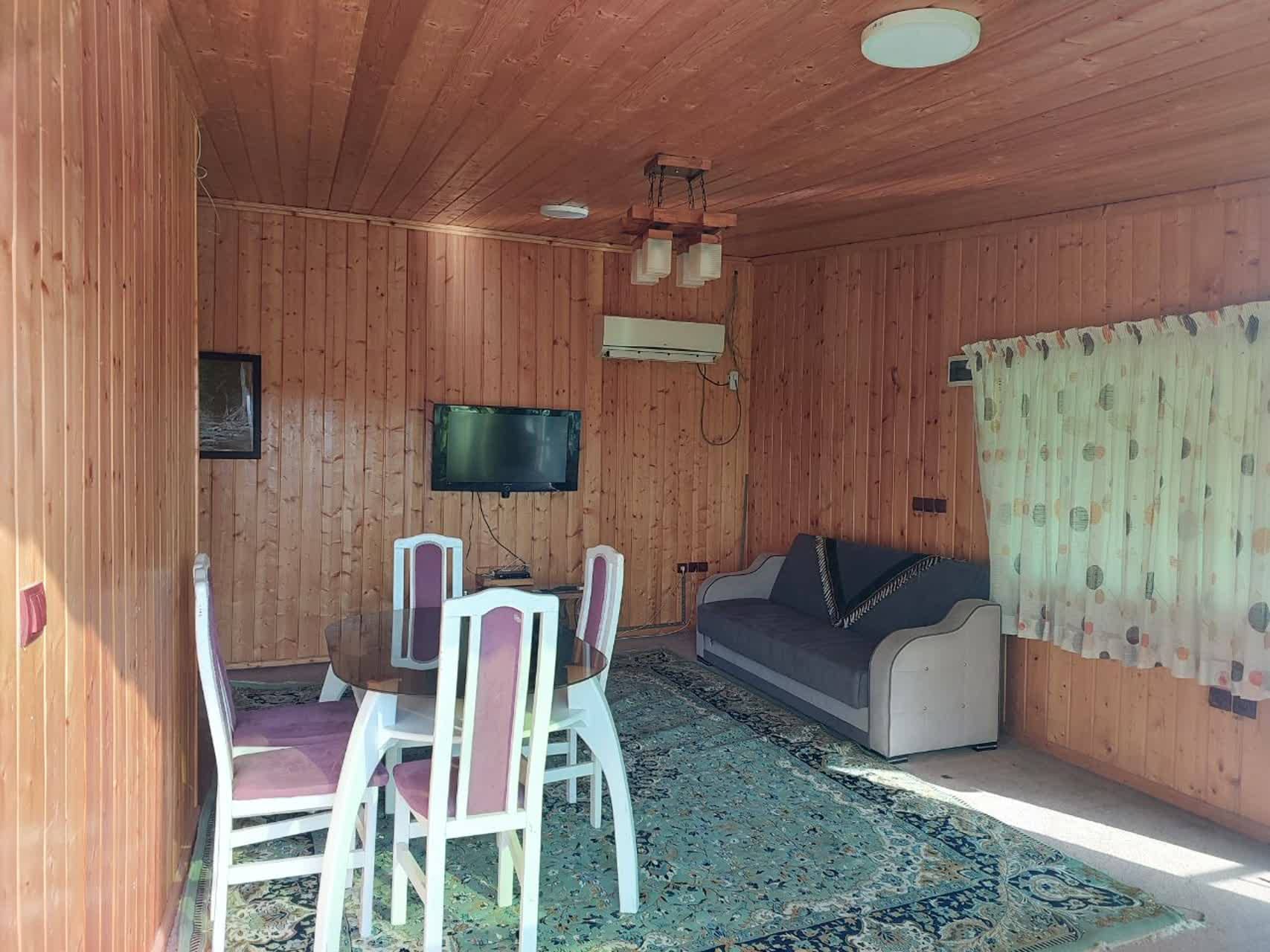 اجاره ویلا در غازیان بندرانزلی  حیاط و نما ویلا 