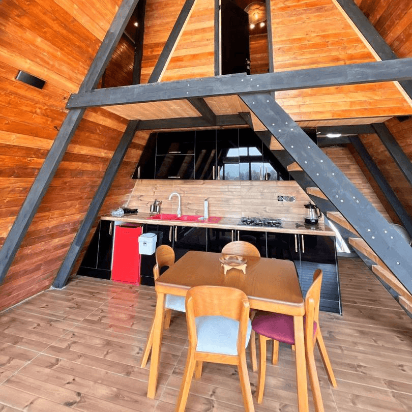 کلبه سوئیسی جکوزی دار در روستای بالف کلای ‌شرقی سوادکوه - دوخواب  سالن