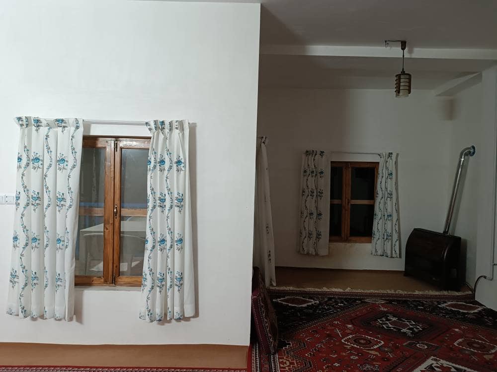 بومگردی در روستا چینو علی‌آبادکتول - 3 نما ساختمان 