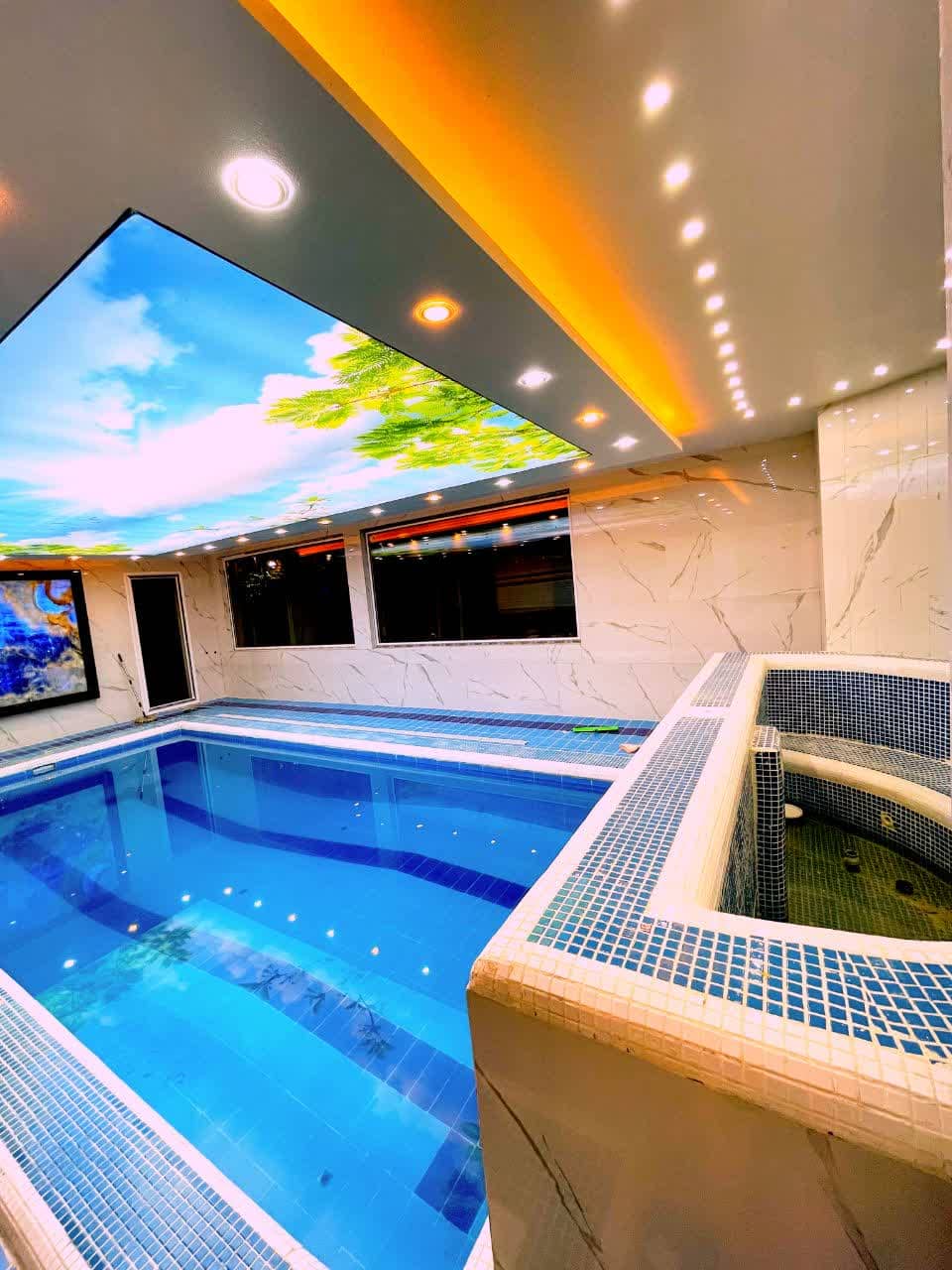 ویلا با استخر سرپوشیده آبگرم در روستای برکان اصفهان  نما ویلا 