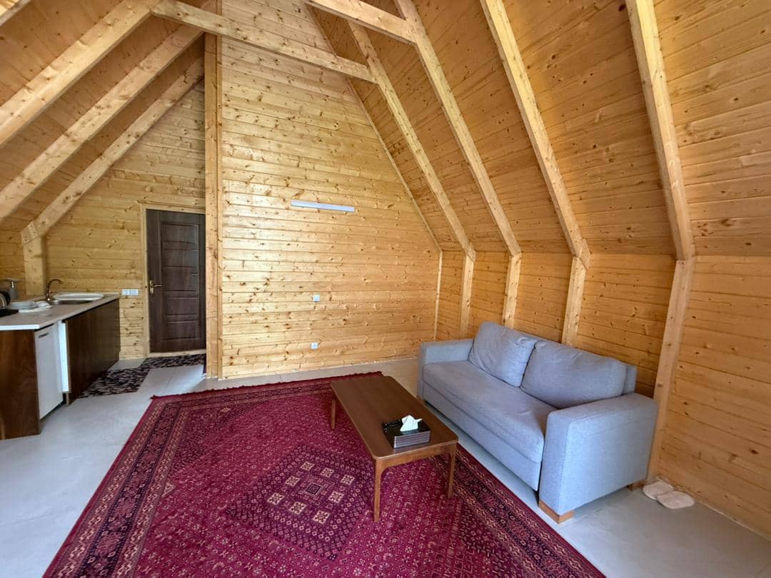 کلبه سوئیسی جنگلی در جنگل های سه هزار تنکابن - تکخواب  نما 