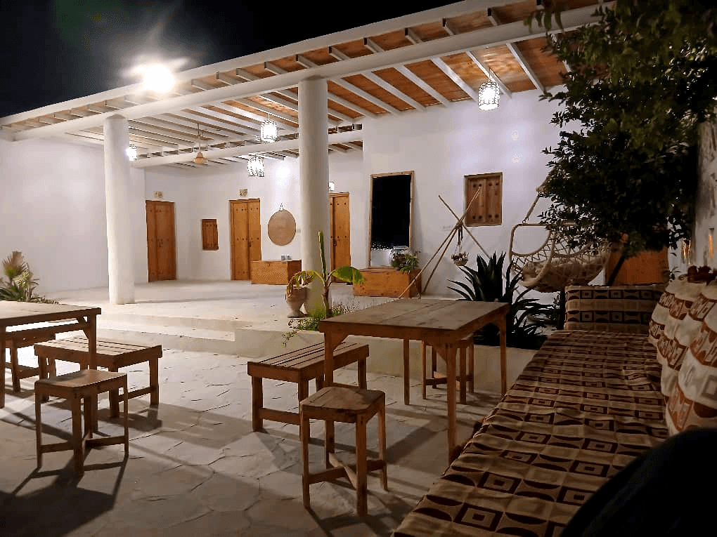 اقامتگاه بومگردی در روستا دیرستان قشم - 3 اتاق دو تخت 