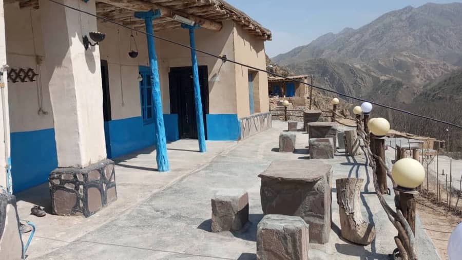 اجاره بومگردی در روستا چهارراه لایین در کلات - 20 متر نما اقامتگاه 