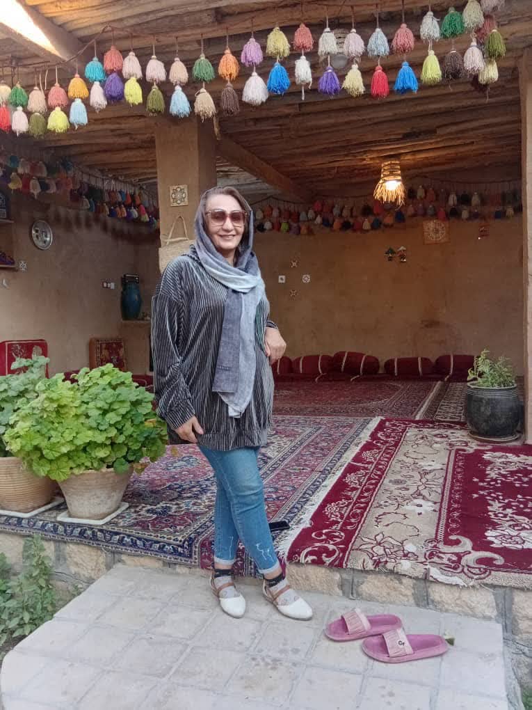 hostIntroImage-یوسفی هستم