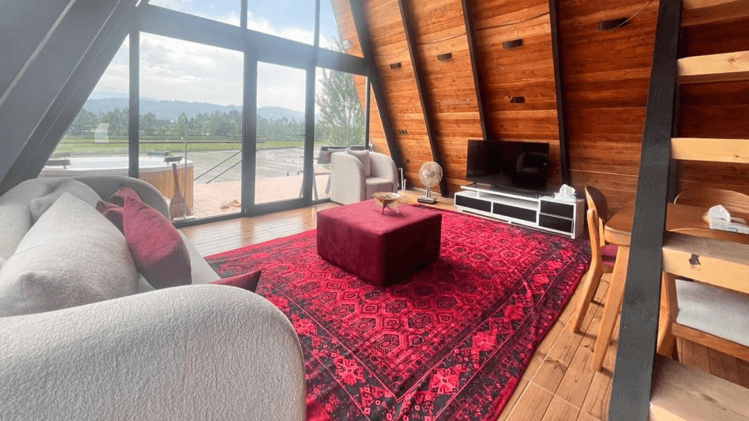 کلبه سوئیسی جکوزی دار در روستای بالف کلای ‌شرقی سوادکوه - دوخواب  سالن