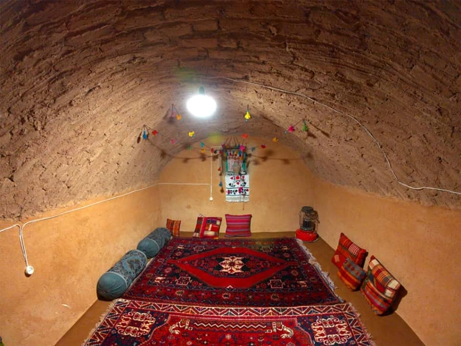 بومگردی در روستای بادبر بوانات  - آناهید اتاق 