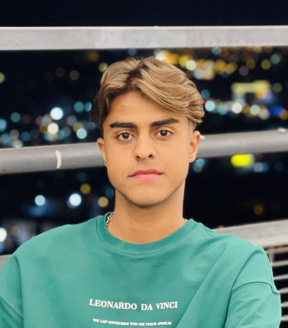 hostIntroImage-ولید محمدی