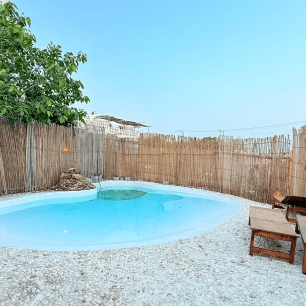 اقامتگاه بومگردی با استخر روباز آبسرد در سلخ قشم - دو تخته اتاق