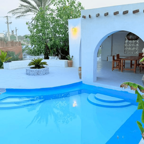 اقامتگاه بومگردی با استخر روباز آبسرد در سلخ قشم - دو تخته اتاق