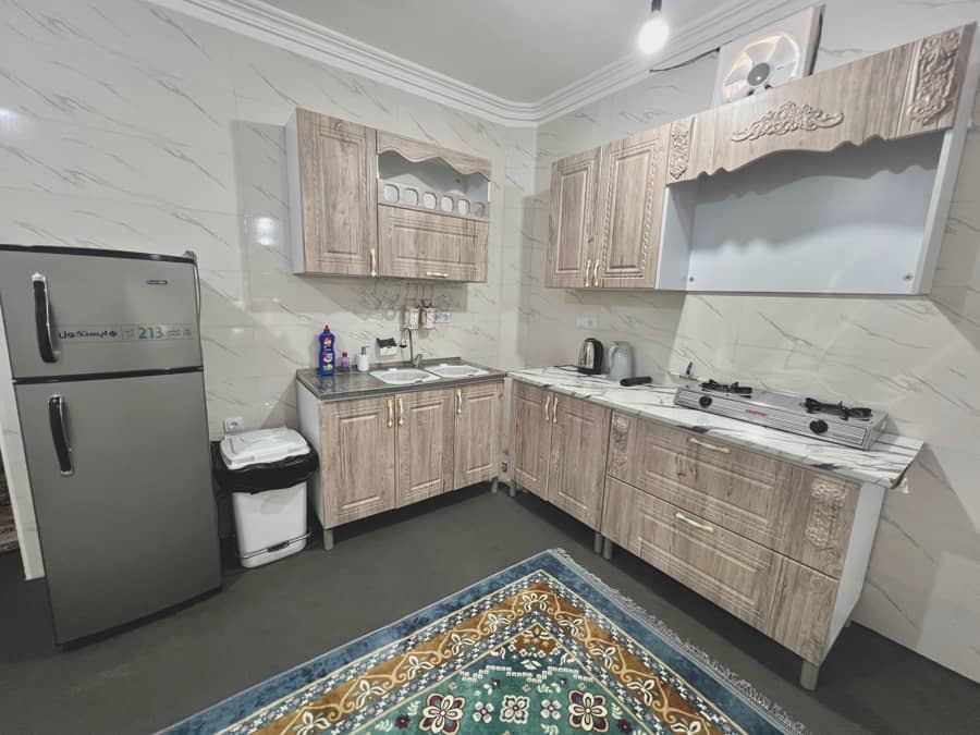 منزل دو خوابه در روستا بساتین - نایبند عسلویه سالن