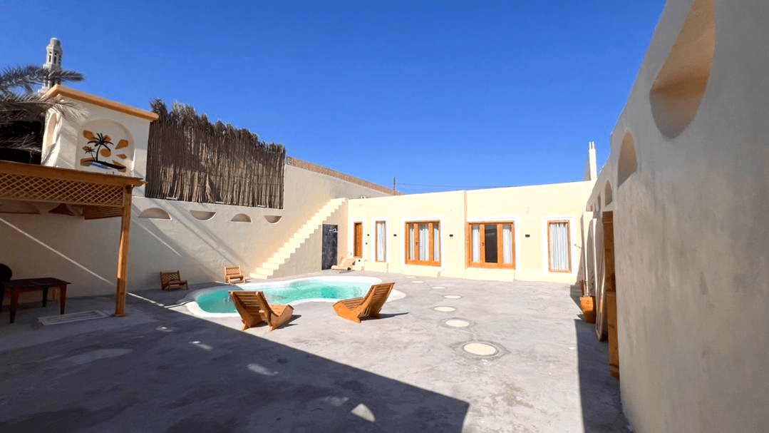 ویلا ساحلی با استخر روباز آبسرد در سوزا قشم - VVIP استخر روباز آبسرد 