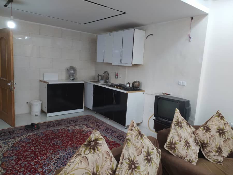 اجاره آپارتمان تکخواب در شهرک ولیعصر اصفهان  سالن و آشپزخانه 