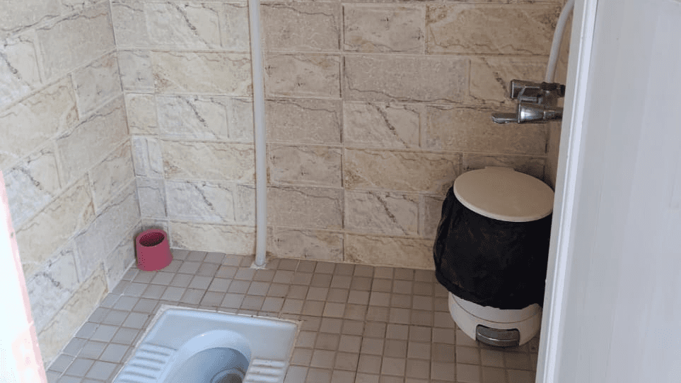 اجاره اتاق در روستا فروان آرادان - شب پره حیاط اقامتگاه