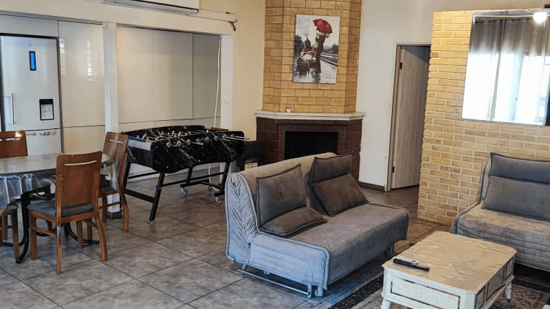 ویلا یکخوابه با استخر روباز آبگرم در لواسان استخر روباز آب گرم