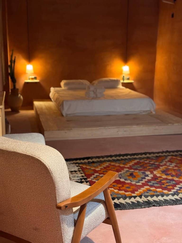 بوتیک هتل ساحلی در روستای سلخ قشم - چهارتخته