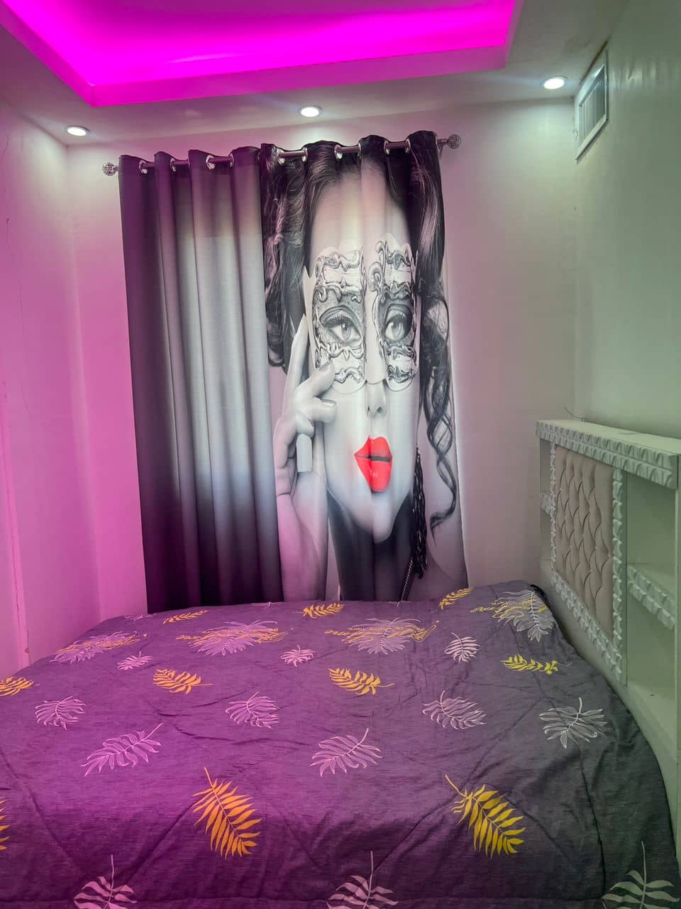 ویلا دوبلکس با استخرسرپوشیده آبگرم در چهارباغ البرز نما و حیاط 