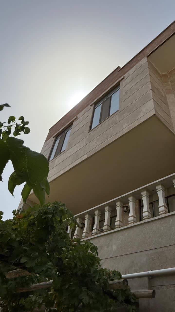 منزل مبله تکخواب در پشت باغ فین کاشان - 1 سالن 