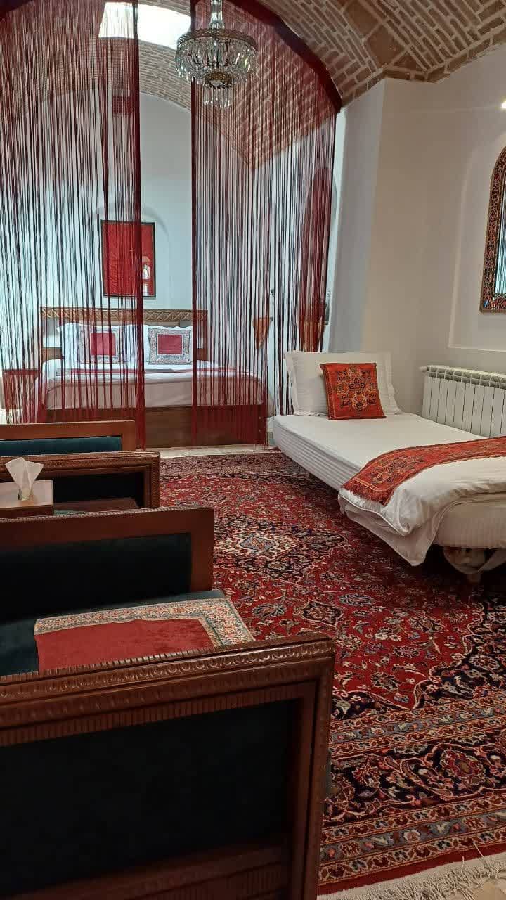 بومگردی سنتی در قزوین - عقیق اتاق عقیق 