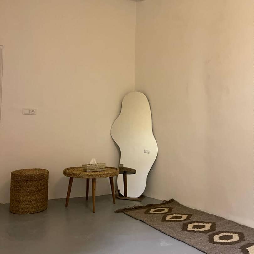 اقامتگاه بومگردی در گوران قشم - نخلا حیاط و استخر