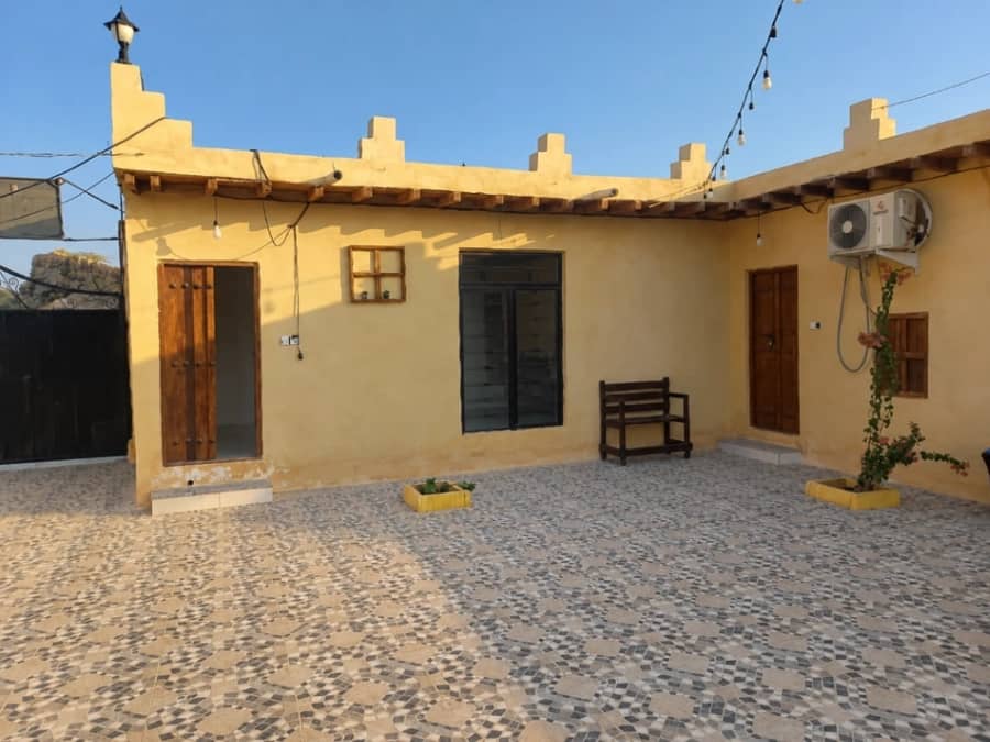 اقامتگاه بومگردی ساحلی در بندر بستانو پارسیان - یک تخته  نما اقامتگاه