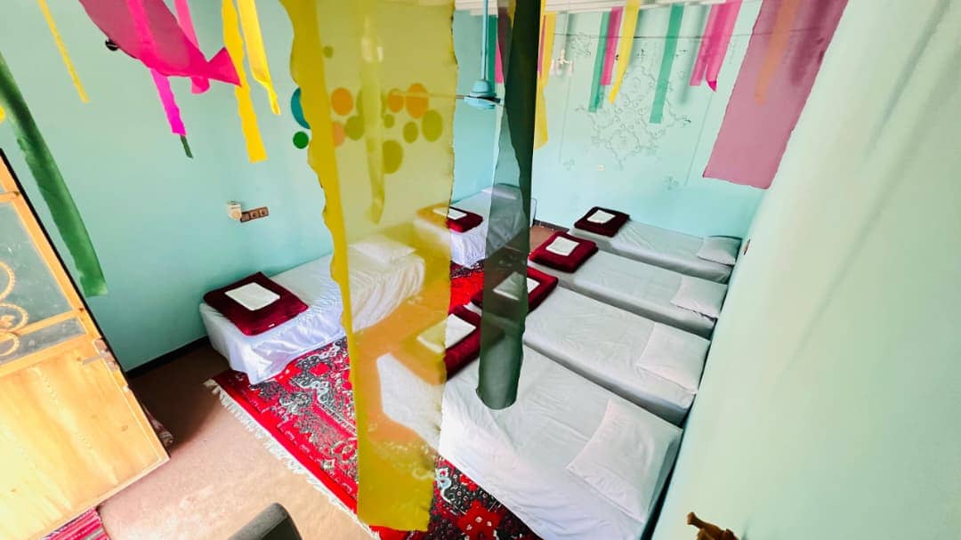 اجاره اتاق سنتی نزدیک ساحل در هرمز - 24متر محوطه اقامتگاه