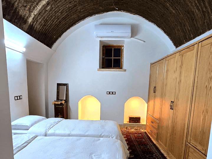  اجاره اتاق چهار تخت در عقدا یزد - ناز بانو اتاق چهار تخت ناز بانو