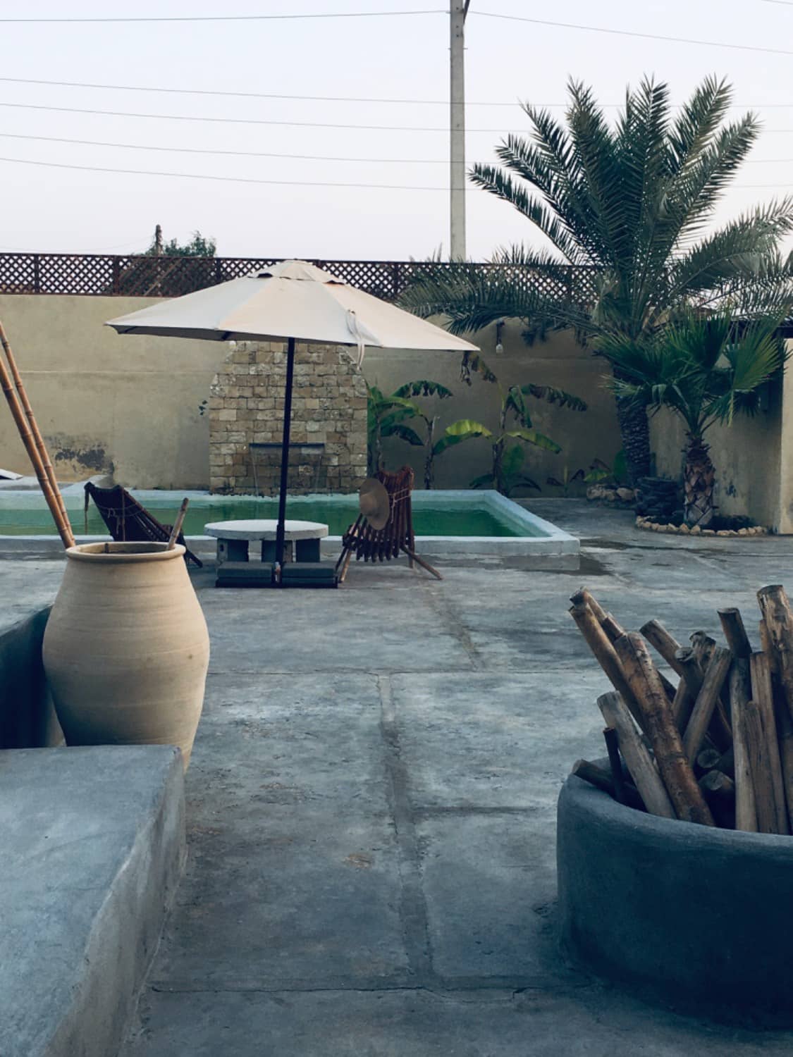 بومگردی نزدیک ساحل در سوزا - آرامش نما ساختمان 