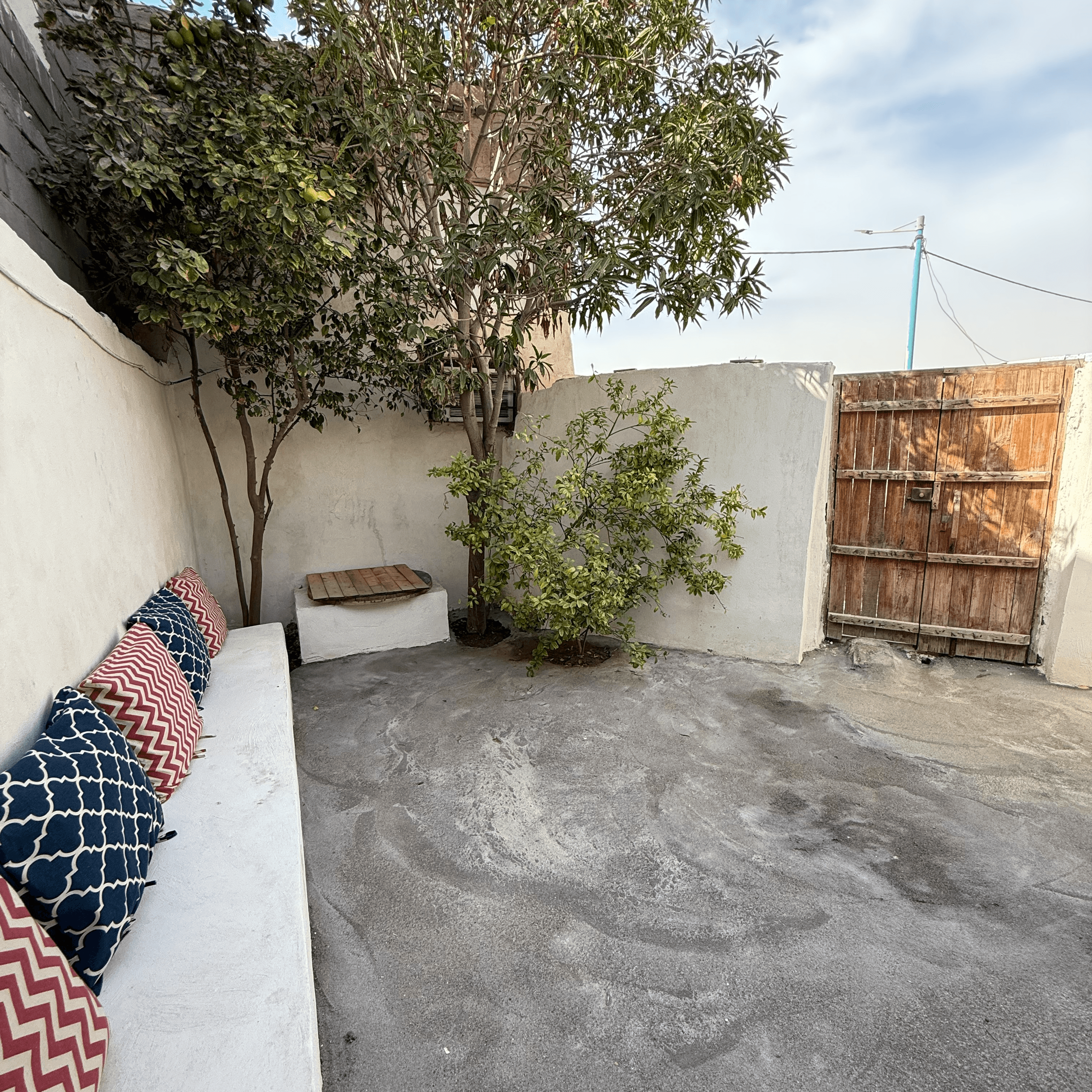 اجاره منزل ساحلی دو خواب در جریزه هرمز حیاط