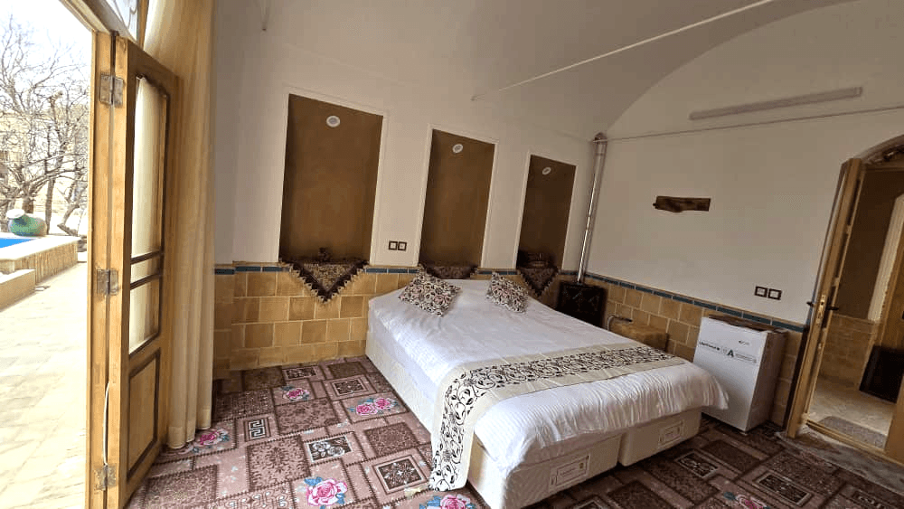 اجاره عمارت بومگردی دو تخت در عقدا یزد - پارس بانو اتاق دو تخت پارس بانو 