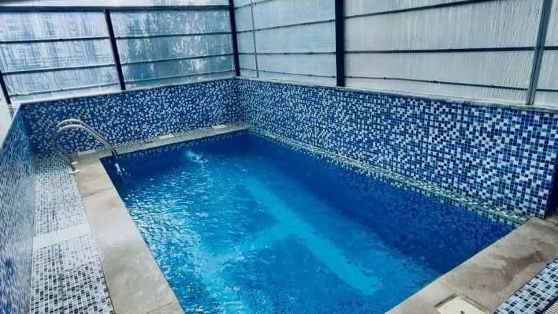 اجاره ویلا استخر اب گرم در باغ بهادران اصفهان - نگین