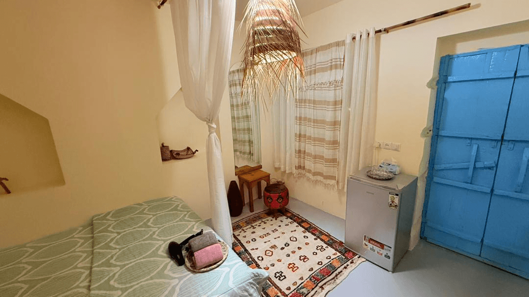 اقامتگاه بومگردی با استخر روباز آب سرد در سلخ قشم - دو تخته اتاق