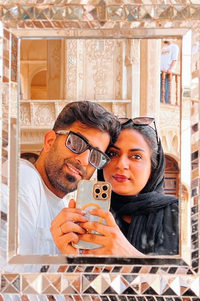 hostIntroImage-فرخنده هرمزی