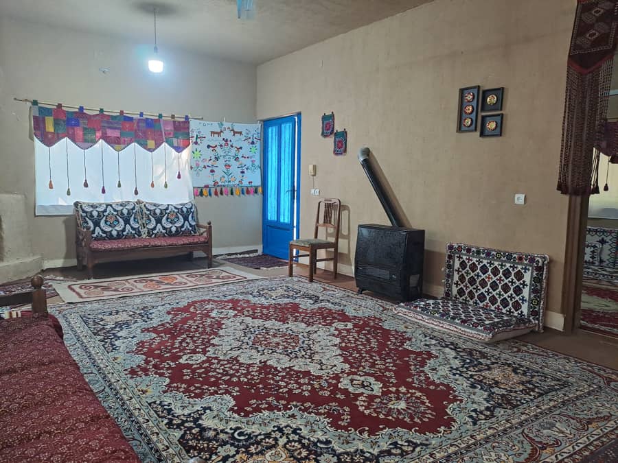 ویلا باغ در روستا ریگ چشمه پایین - مینودشت  نمای کلی اقامتگاه 