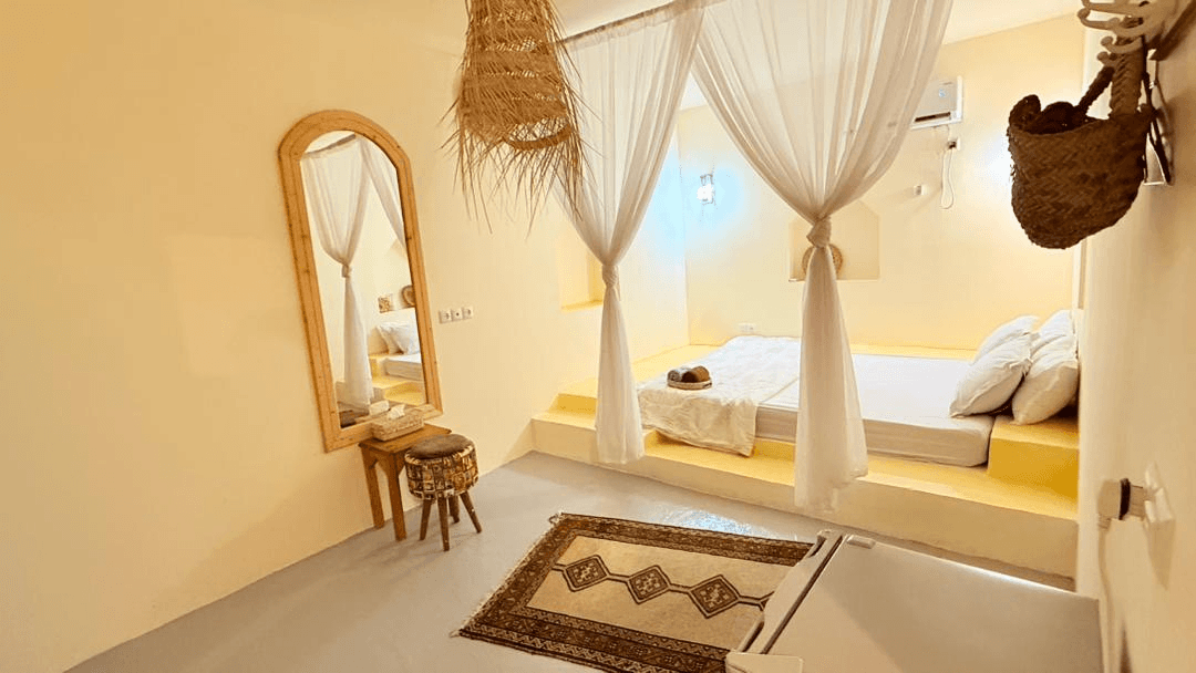 اقامتگاه بومگردی با استخر روباز آبسرد در سلخ قشم - دو تخته اتاق