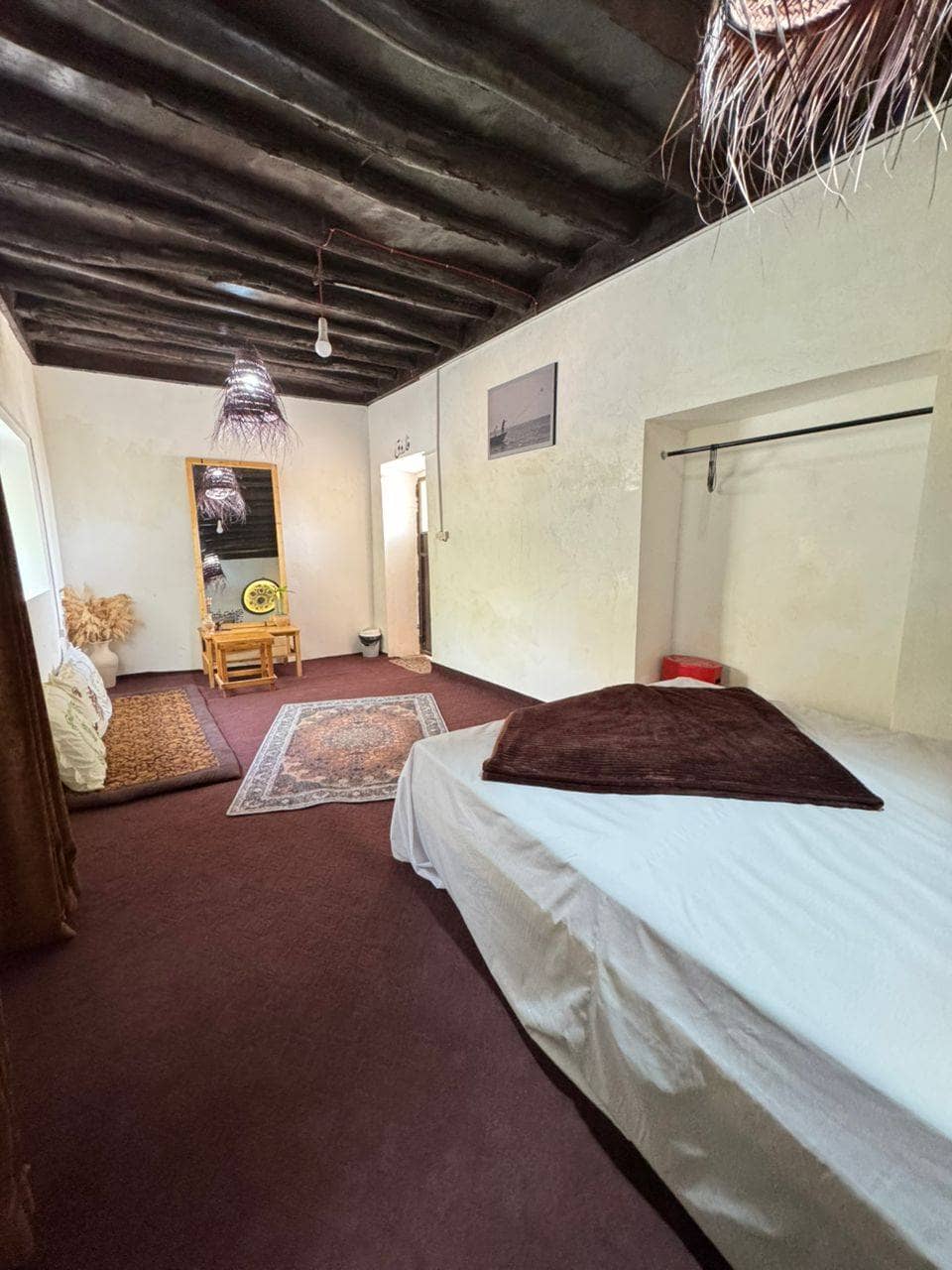 بومگردی در روستا فومستان پارسیان - فاروق  حیاط اقامتگاه 