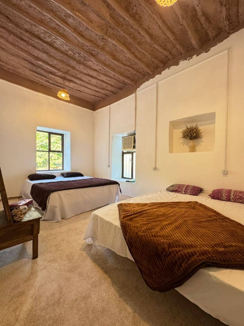 بومگردی در روستای فومستان پارسیان - بوا حیاط اقامتگاه 