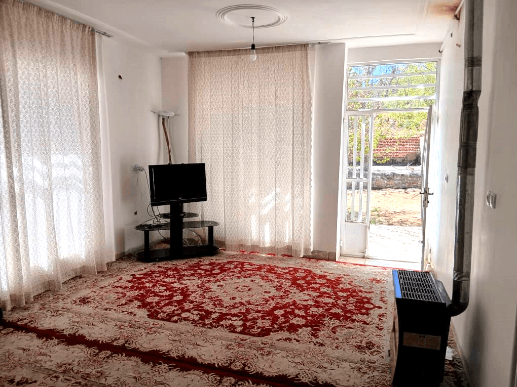 اجاره منزل ویلایی در روستا هویج - لاله زار کرمان  نما منزل 