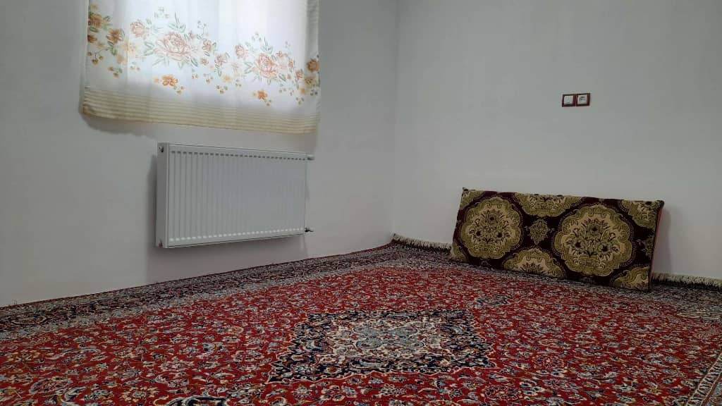 اجاره سوئیت و خانه مبله در تخت سلیمان تکاب نمای بیرونی ساختمان