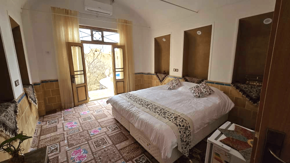 اجاره عمارت بومگردی دو تخت در عقدا یزد - پارس بانو اتاق دو تخت پارس بانو 