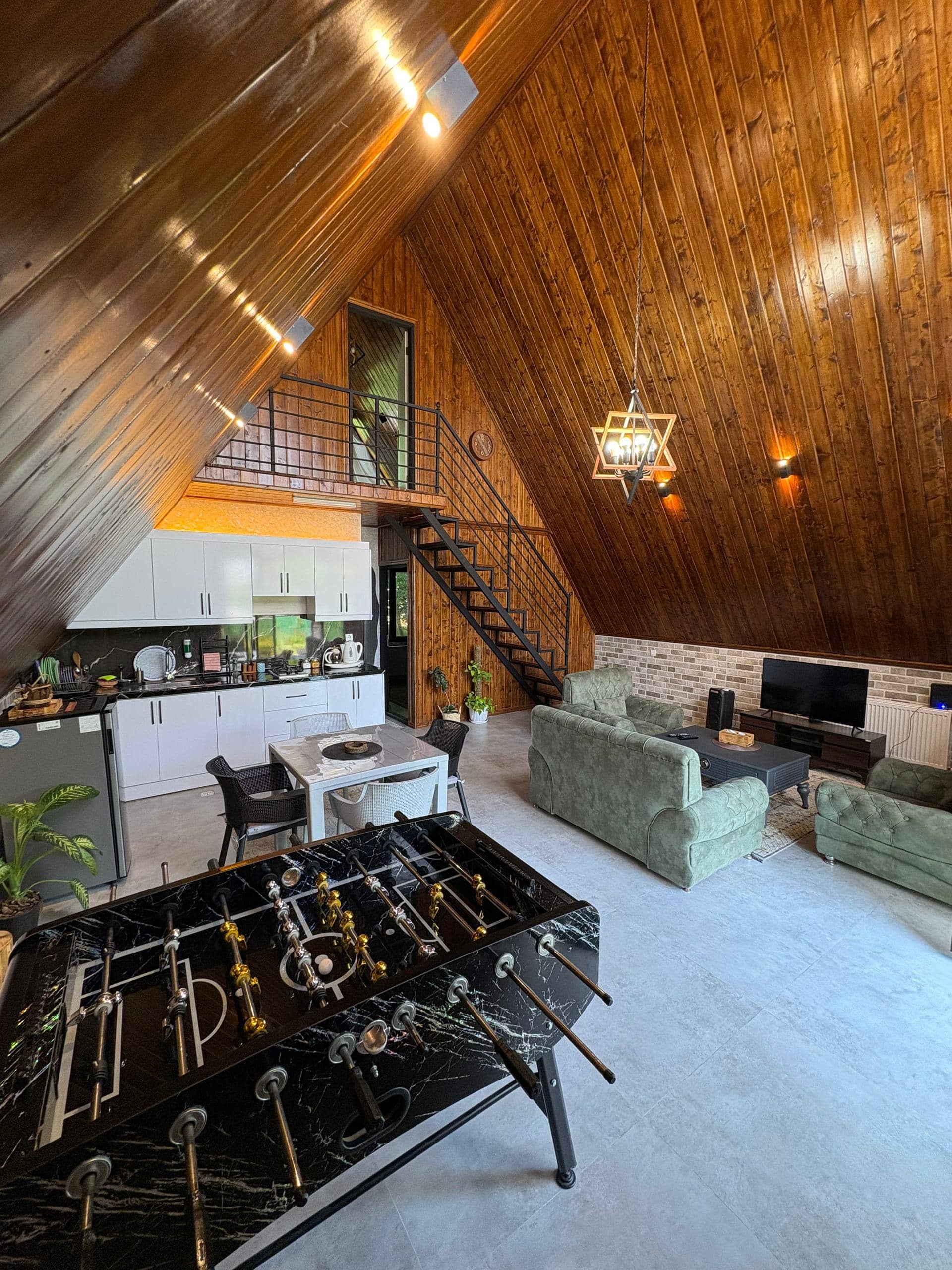 کلبه سوئیسی دوبلکس جکوزی دار در متل قو  نما 