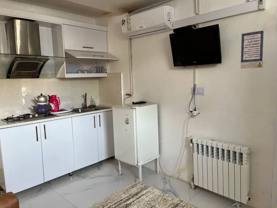 مهمانپذیر تکخواب در خیابان امام رضا 12 اتاق