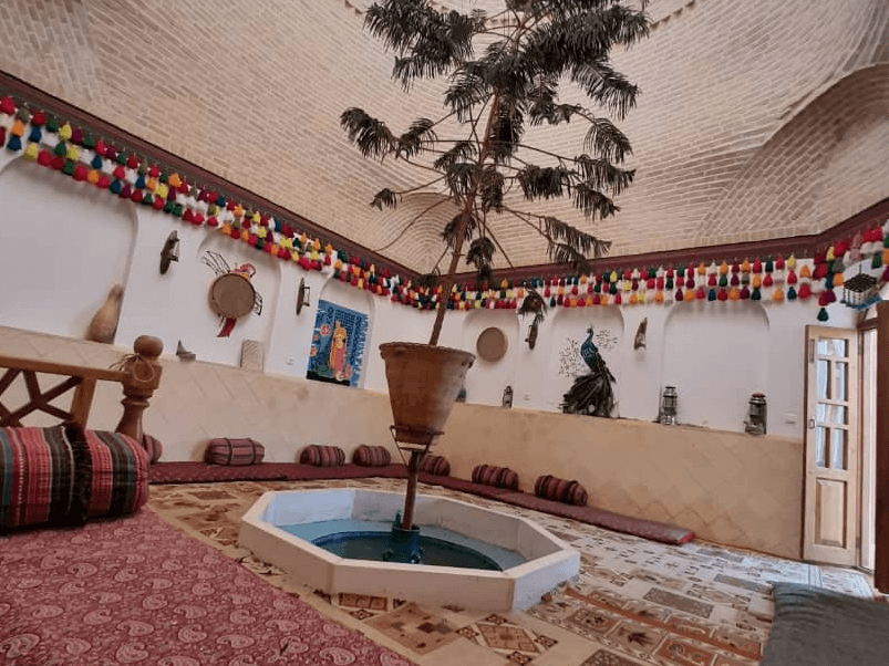 اجاره اقامتگاه بوم گردی سنتی در مهریز مزویرآباد | جهانگرد 9 چهارتخته