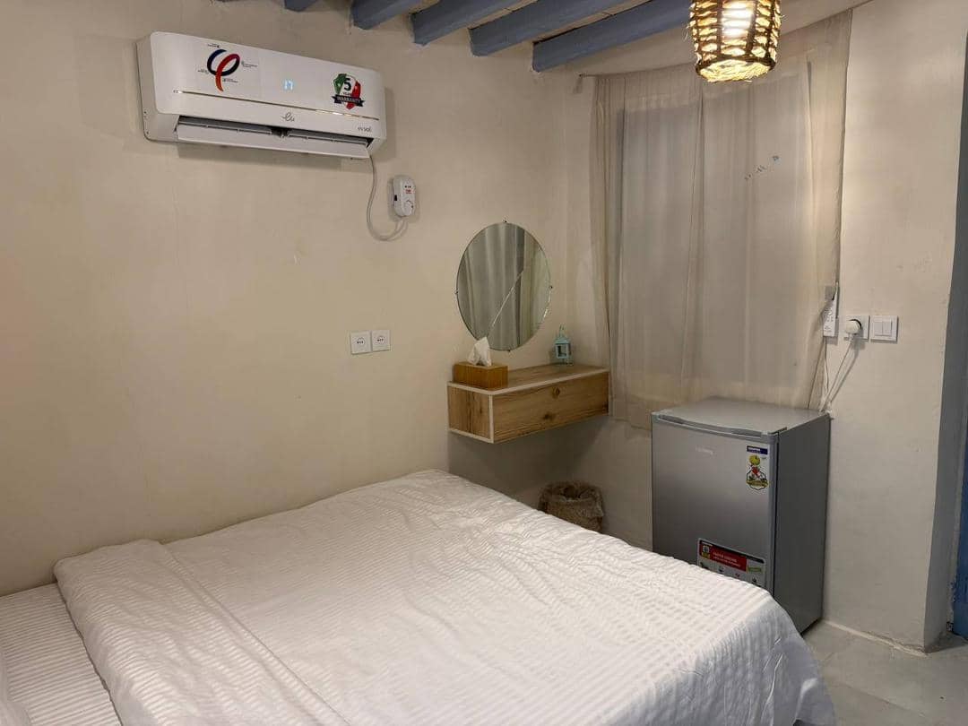 اجاره اقامتگاه بومگردی در رمکان قشم - کرت  حیاط اقامتگاه 