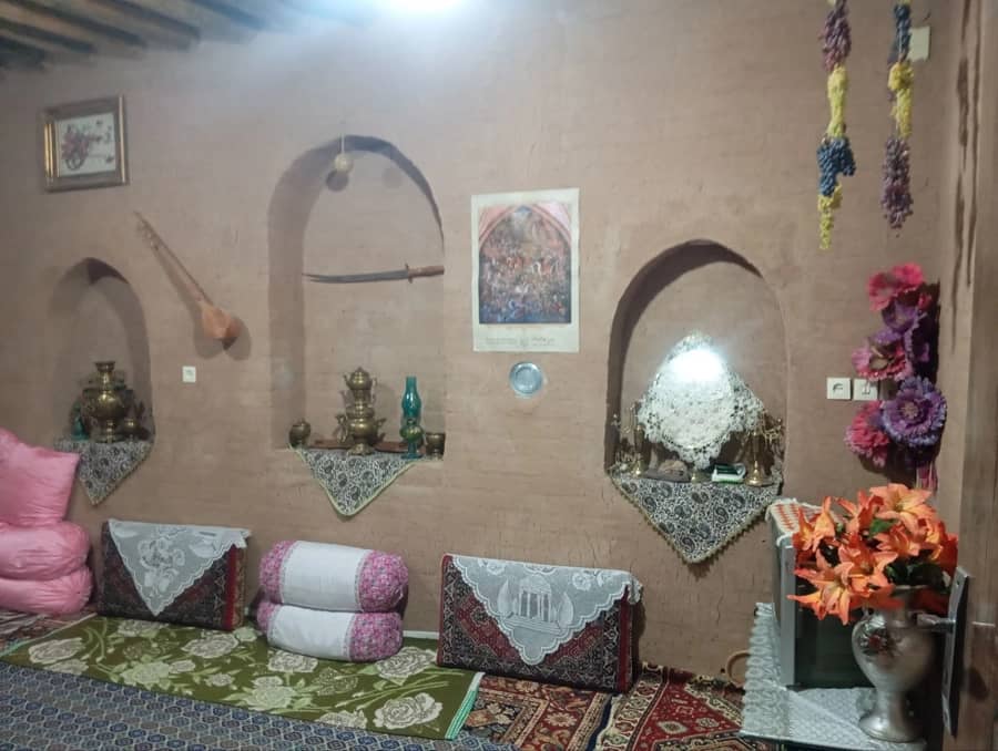 بومگردی در روستا تپه باشی نمازی شهرستان شوط  نما اتاق 