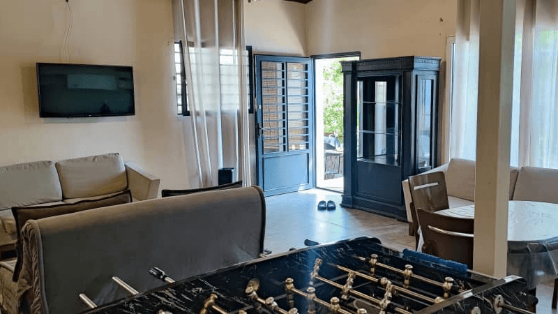 ویلا یکخوابه با استخر روباز آبگرم در لواسان استخر روباز آب گرم