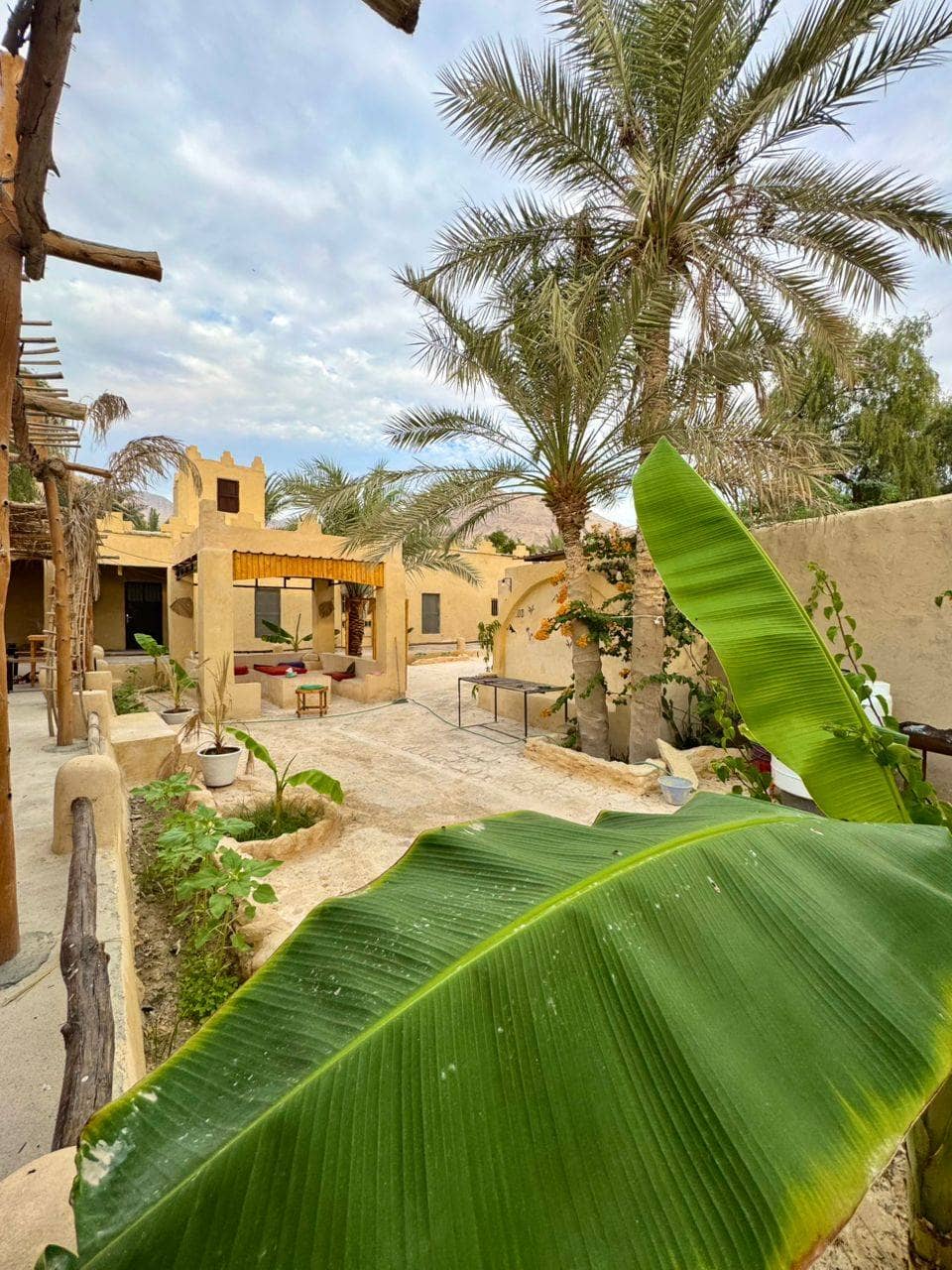 بومگردی در روستای فومستان پارسیان - میلیس حیاط اقامتگاه 