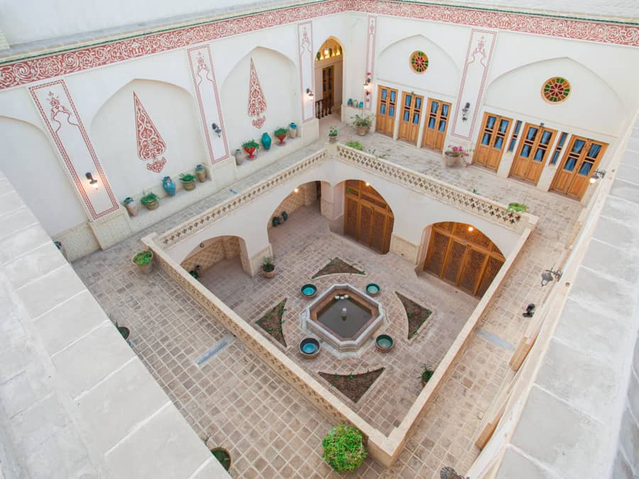 بوتیک هتل سنتی در کاشان - گلبام محوطه اقامتگاه 