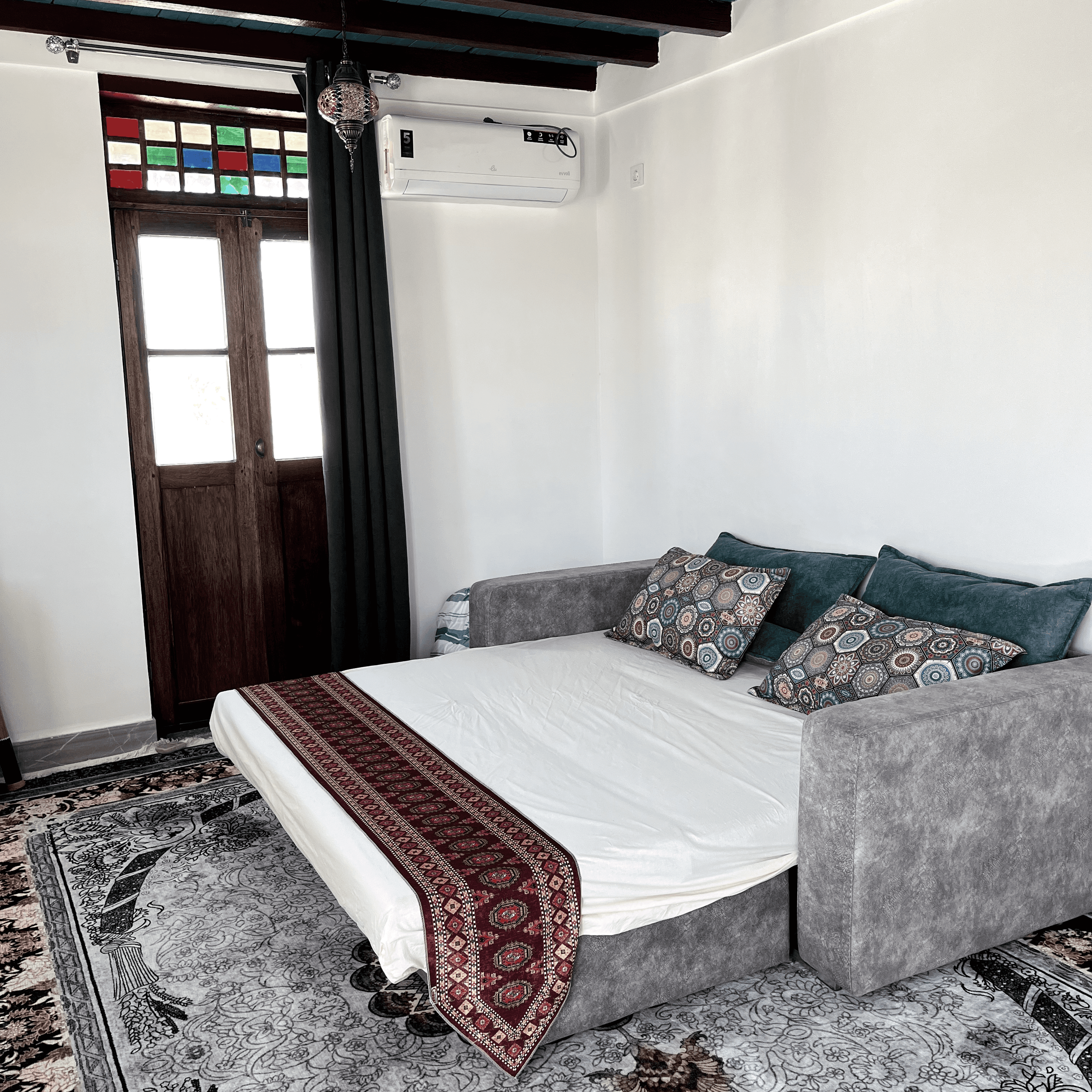  اقامتگاه ساحلی در روستای بربو دلوار - 18 متری طبقه اول نما سوئیت بالا 