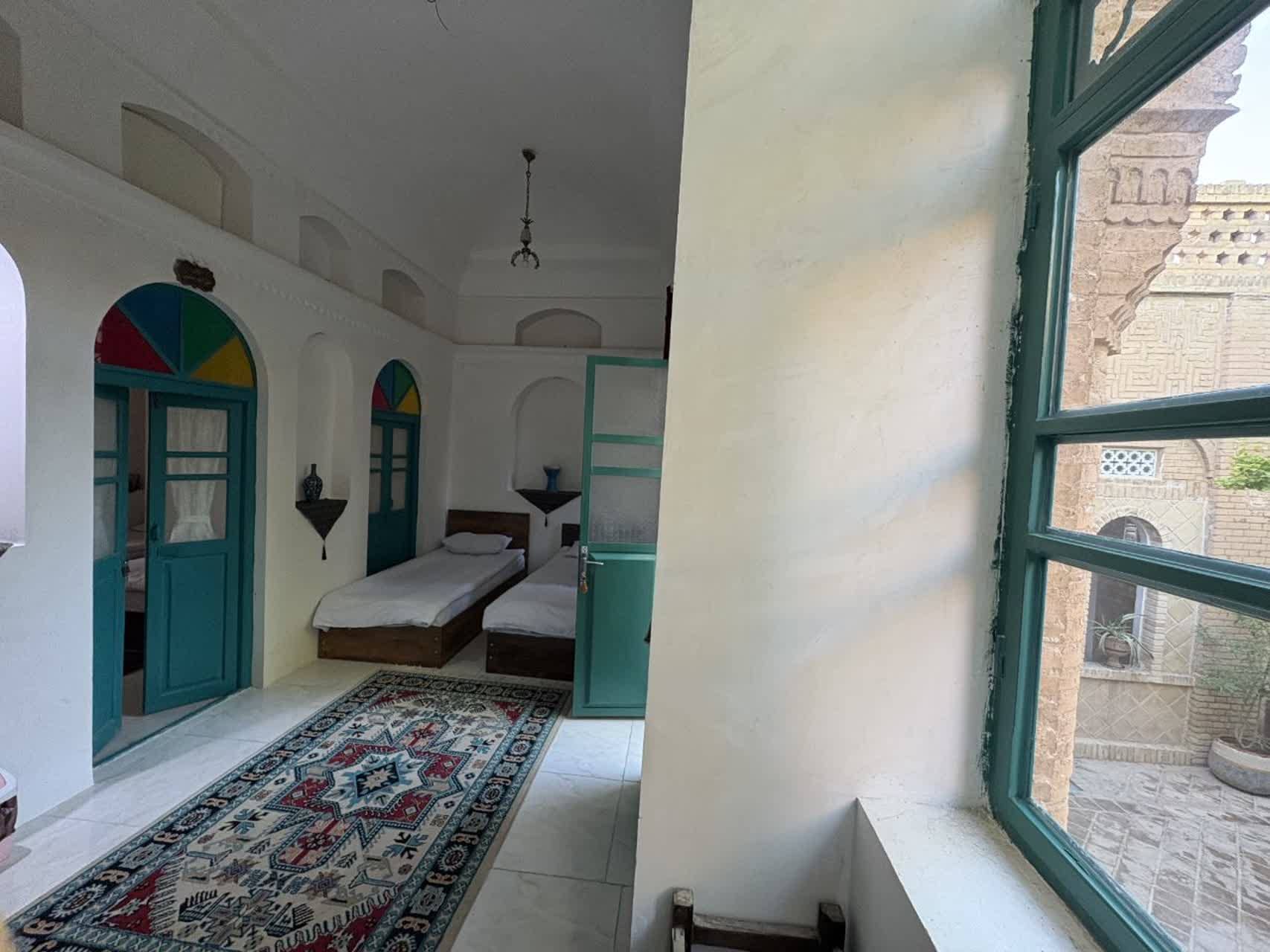 اقامتگاه سنتی چهارتخته سینگل در شوشتر حیاط 